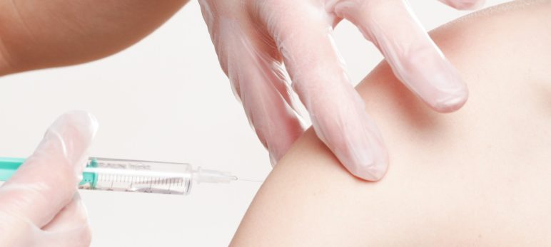 COVID-19 : Les femmes enceintes désormais prioritaires pour la vaccination